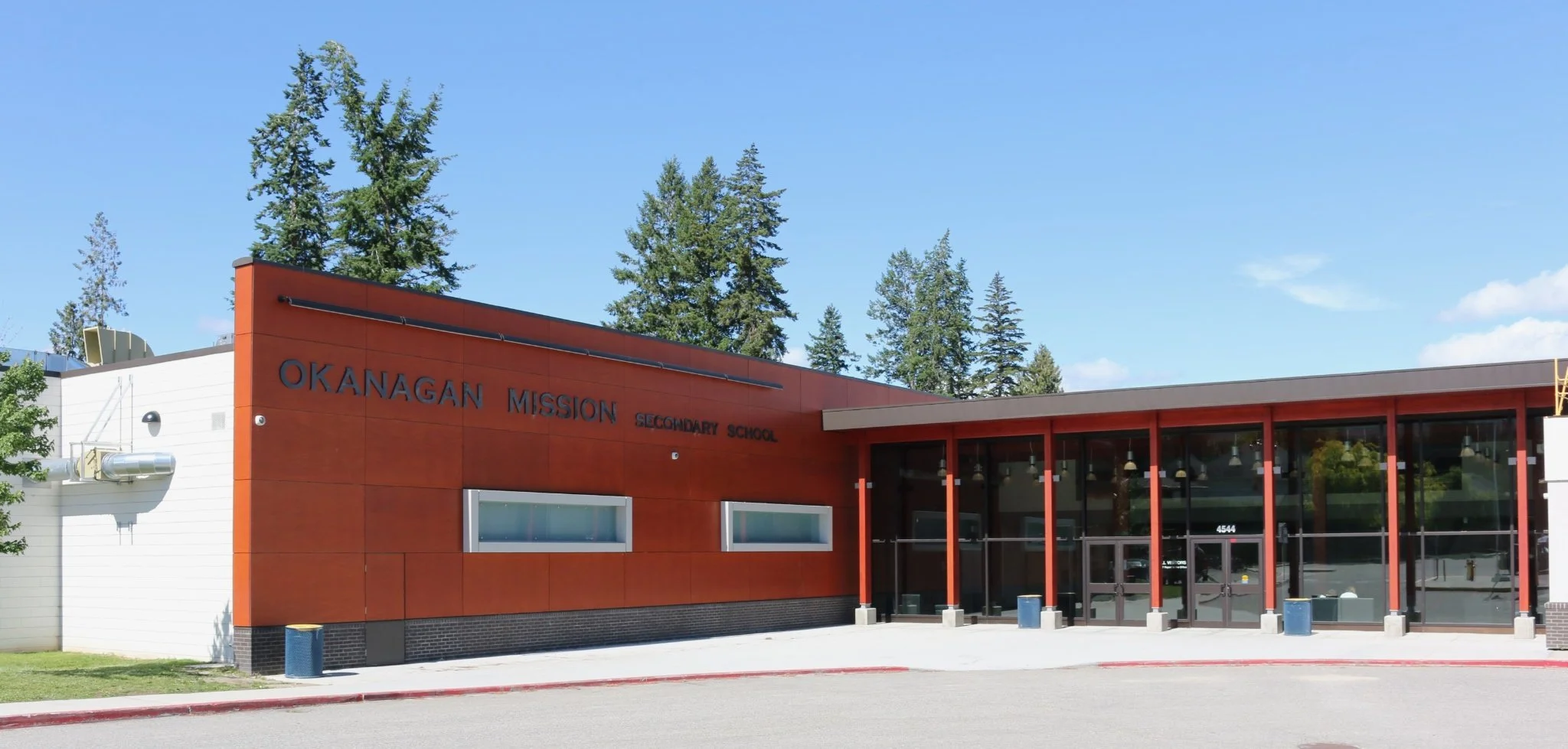 The front entrance of Okanagan Mission Secondary School